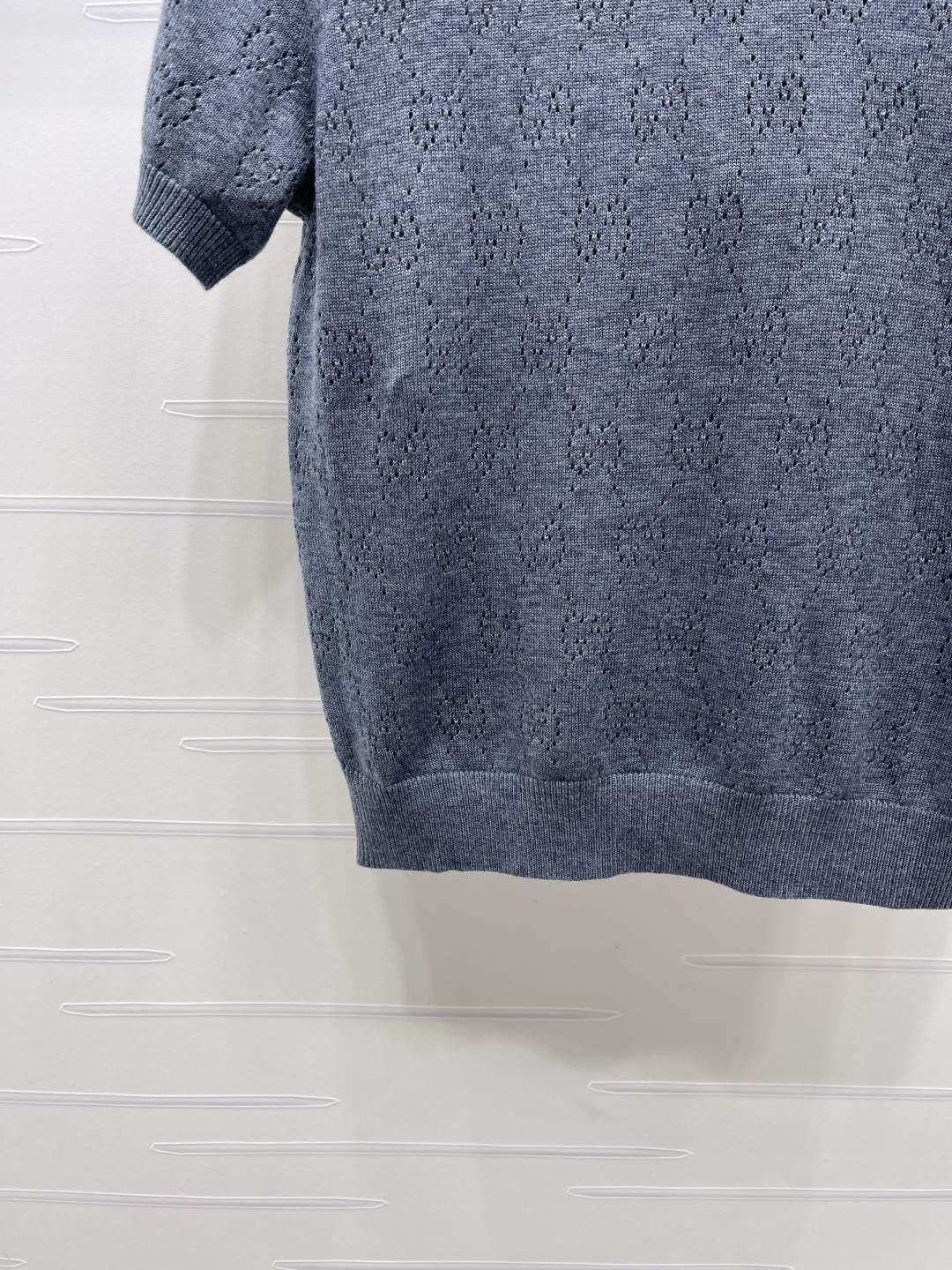 Women's short sleeves